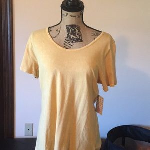 LuLaRoe Classic T in Medium